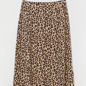 Light beige/leopard print calf length skirt SZ 4